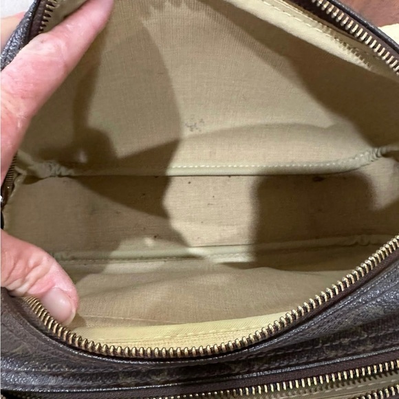 Louis Vuitton  Monogram Crossbody Bag - Picture 2 of 7